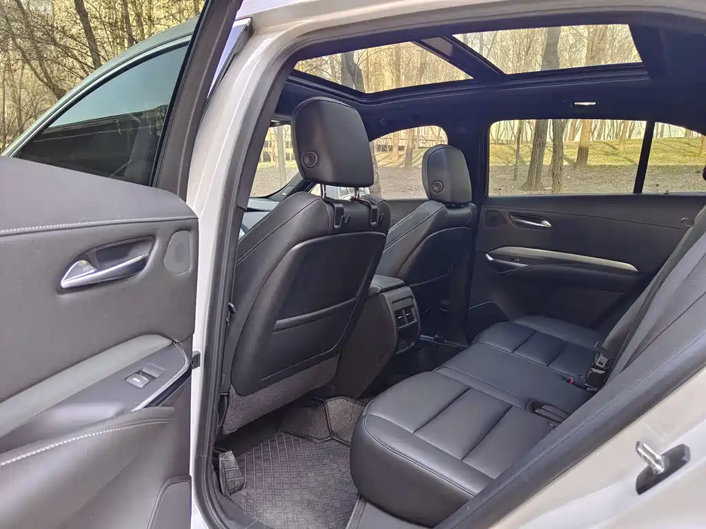 Cadillac XT4 2021 28T two-wheel drive leading model купить на сайте DeffCars