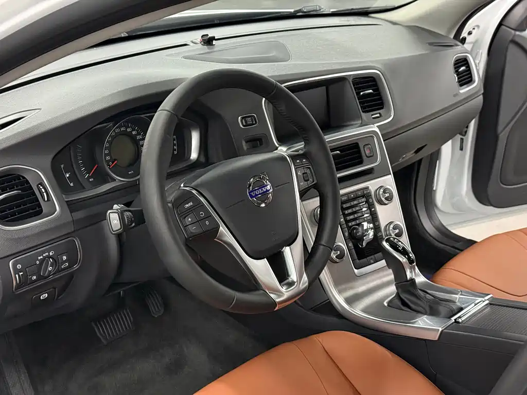 Volvo S60 2017 S60L T3 Smart Edition купить на сайте DeffCars
