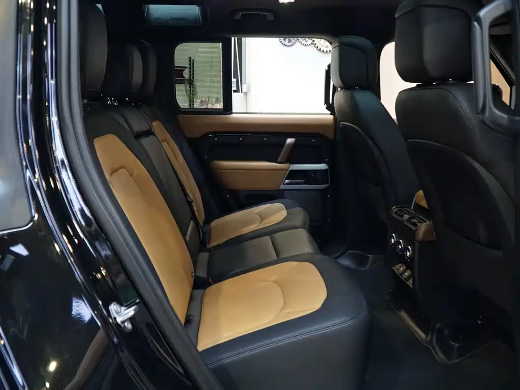 Land Rover Defender 2024 110 3.0T P400 X-DYNAMIC HSE купить на сайте DeffCars