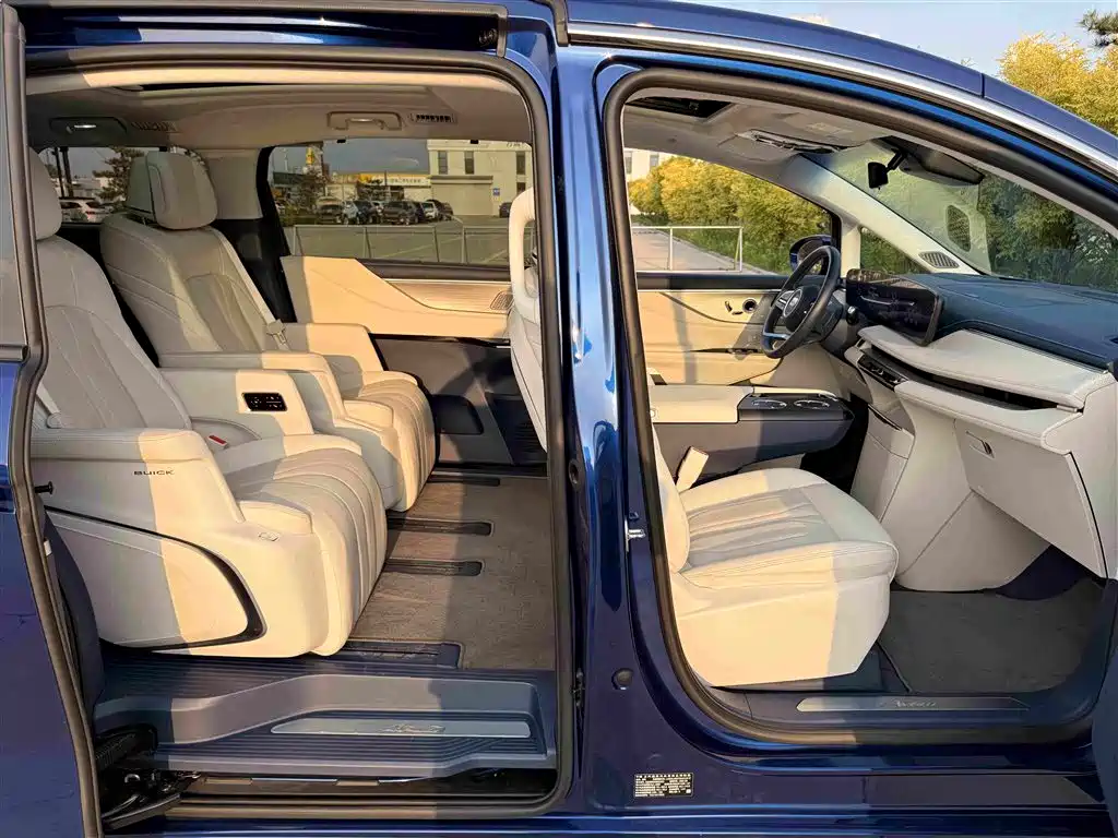 Buick GL8 New Energy 2024 Lu Zun Luxury Edition 6-seater купить на сайте DeffCars
