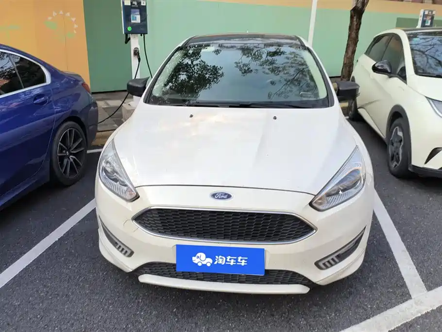 Focus 2017 Hatchback EcoBoost 180 Automatic Elite купить на сайте DeffCars