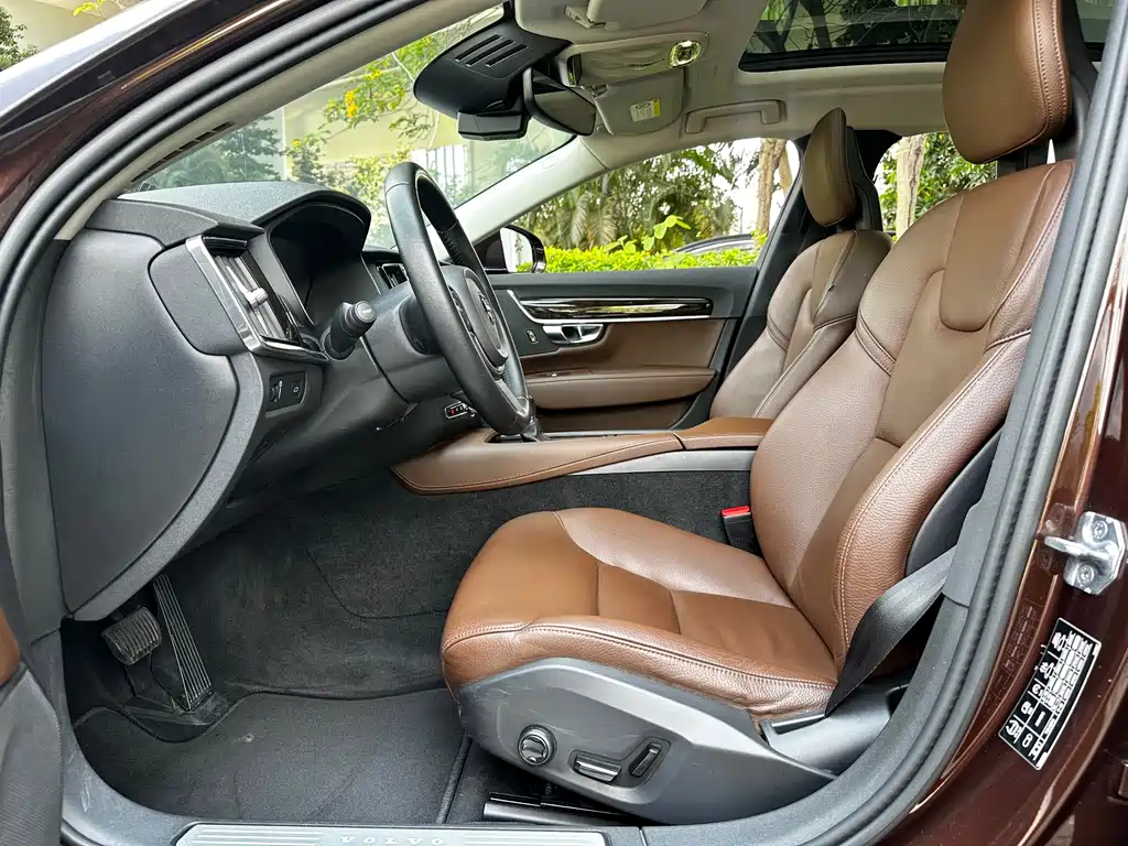 Volvo S90 2017 T4 Zhiyuan Edition купить на сайте DeffCars