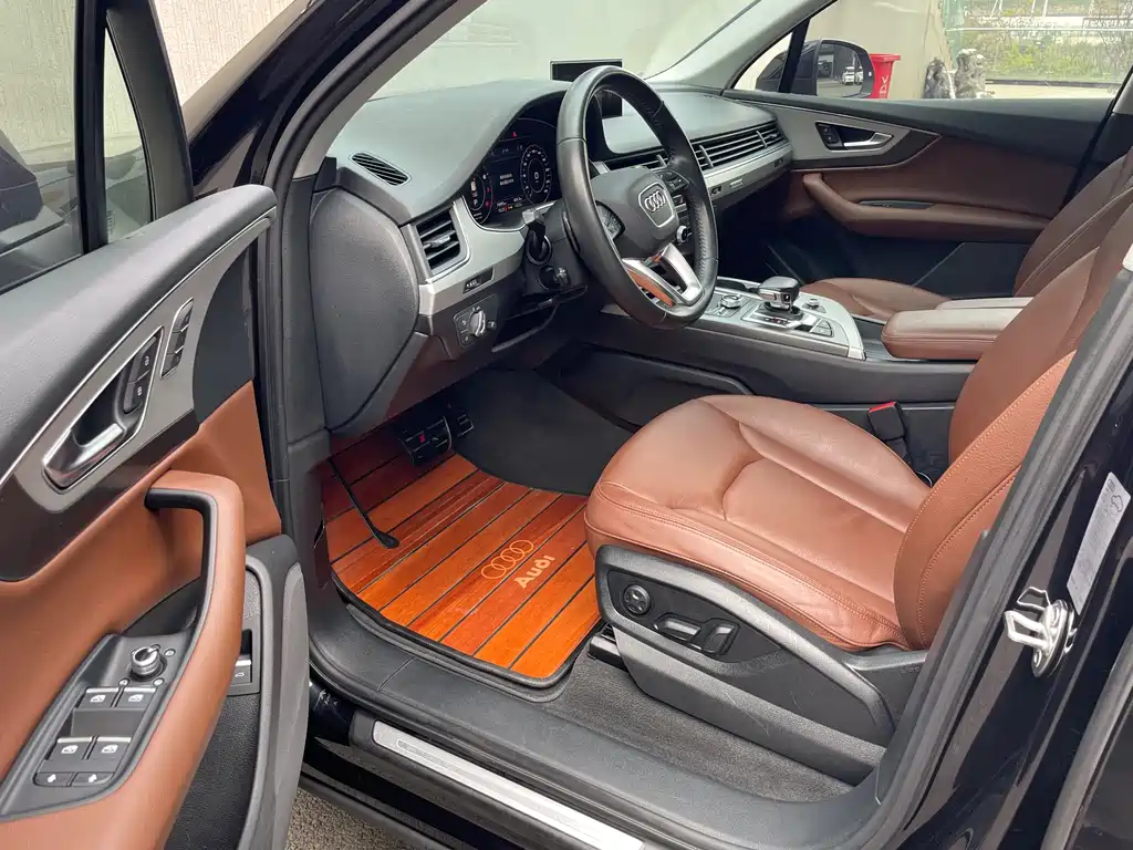 Audi Q7 2019 45 TFSI Comfort купить на сайте DeffCars