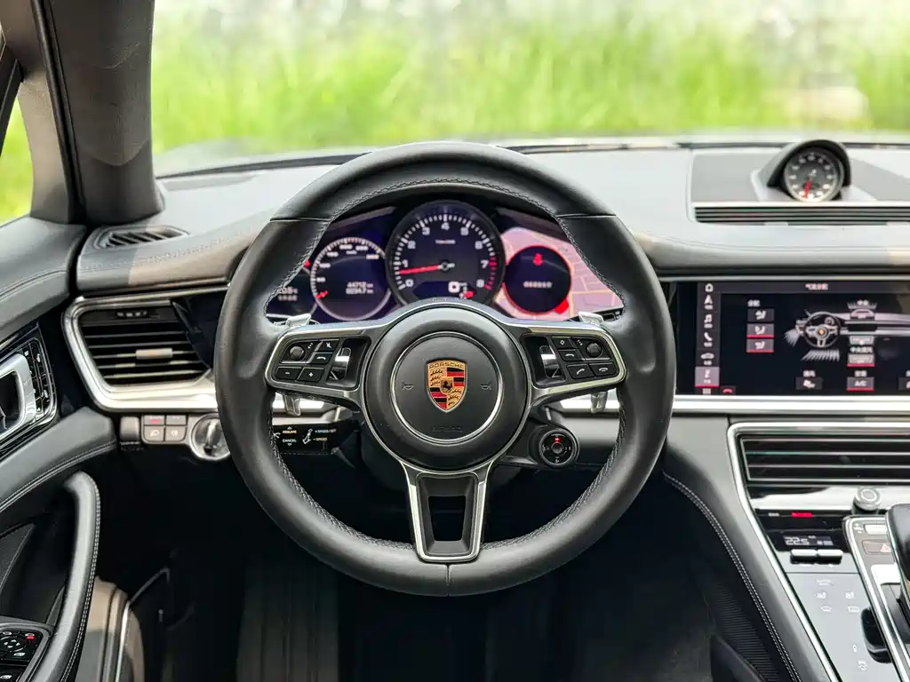 Panamera 2017 Panamera 4 Executive Extended Edition 3.0T купить на сайте DeffCars