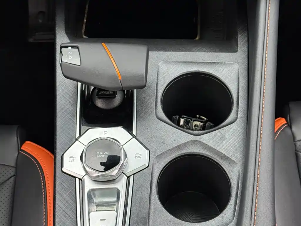 Changan UNI-V 2023 1.5T premium model купить на сайте DeffCars