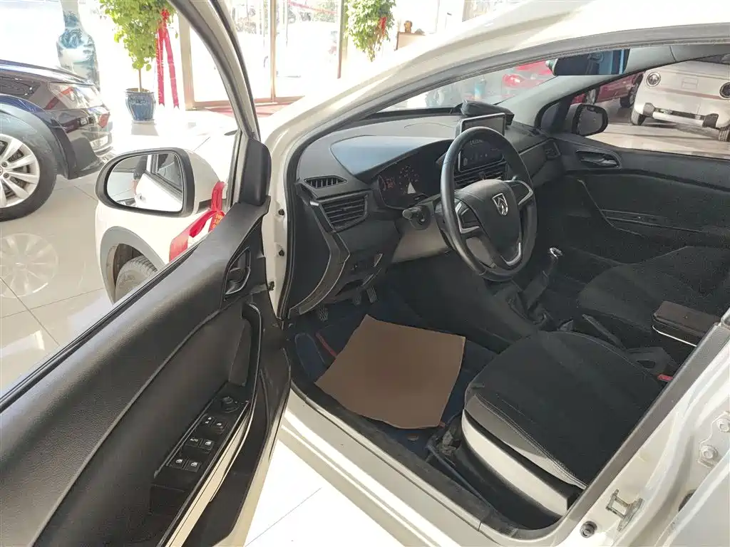 Baojun 310 2016 1.2L manual comfort model купить на сайте DeffCars
