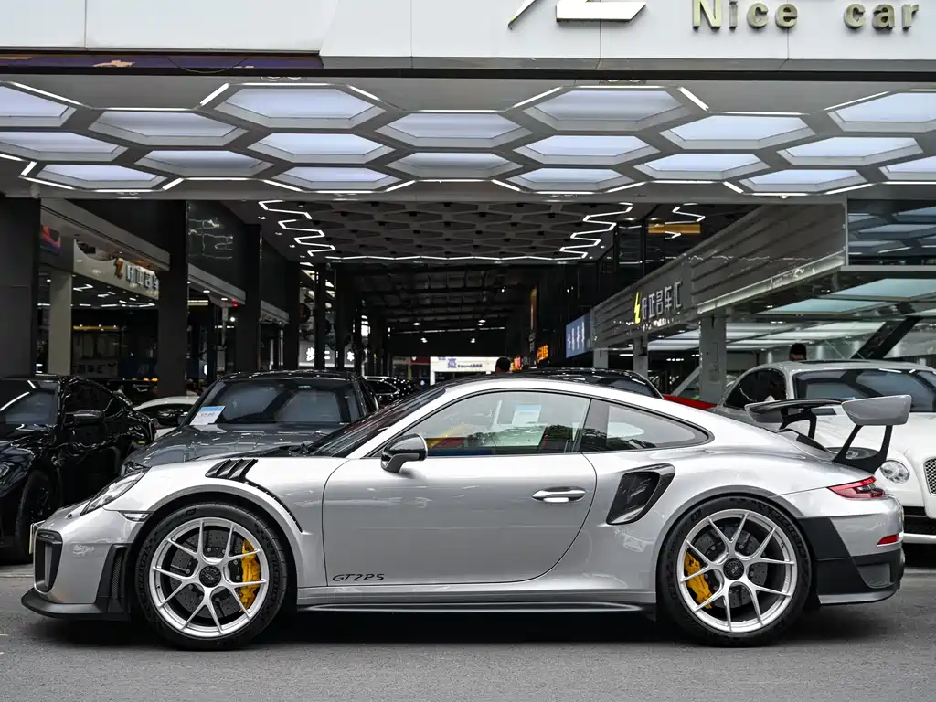Porsche 911 2018 GT2 RS 3.8T купить на сайте DeffCars