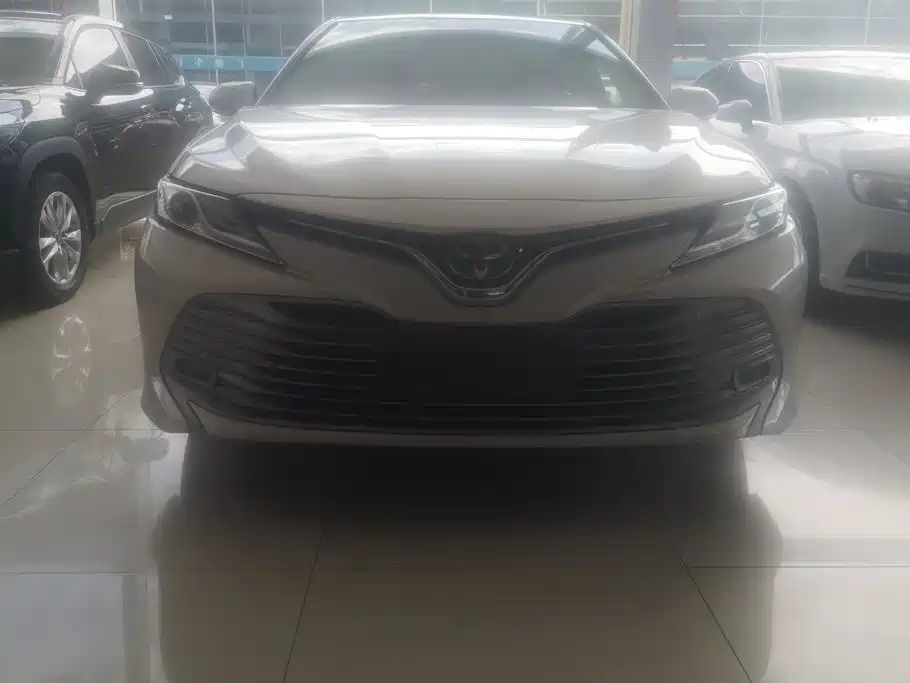 Camry 2018 2.5G Deluxe Edition купить на сайте DeffCars