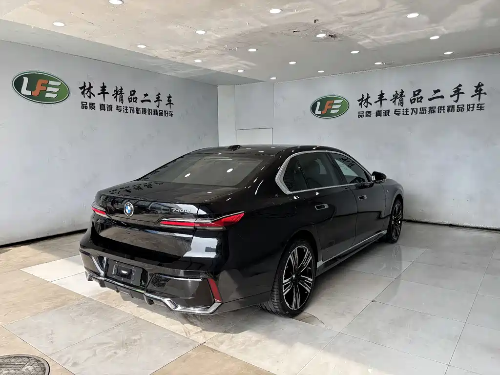 BMW 7 Series 2023 740Li Exclusive M Sports Package купить на сайте DeffCars
