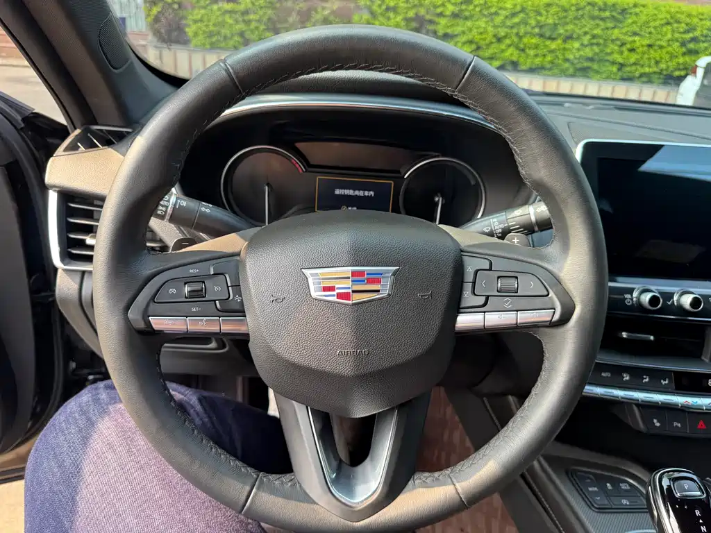 Cadillac CT5 2021 28T luxury model купить на сайте DeffCars