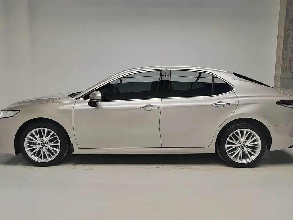 Camry 2019 facelift 2.5G Deluxe Edition купить на сайте DeffCars