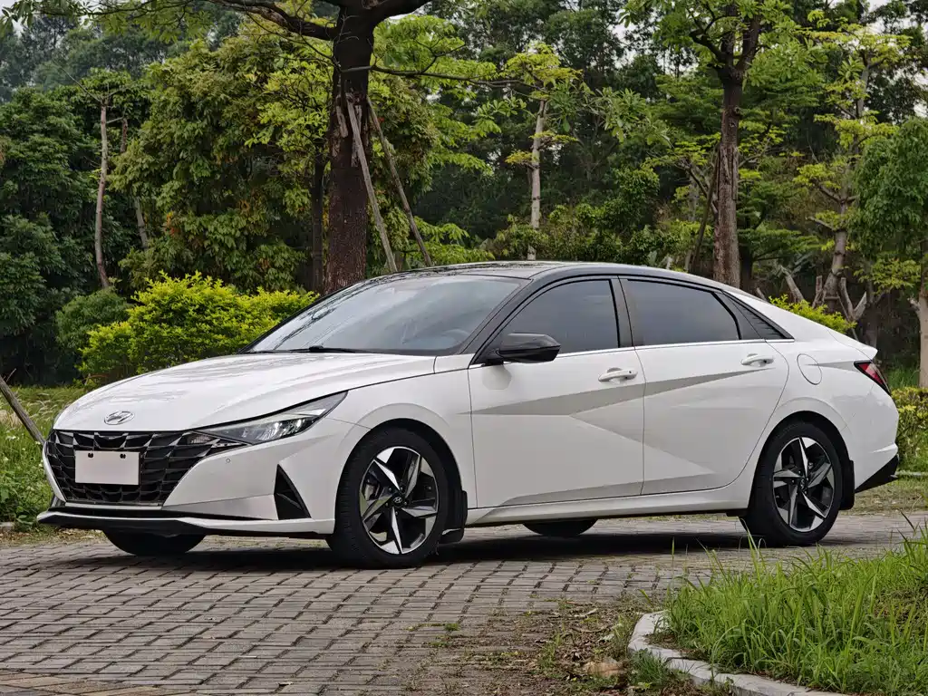 Elantra 2022 1.5L CVT LUX Premium Edition купить на сайте DeffCars
