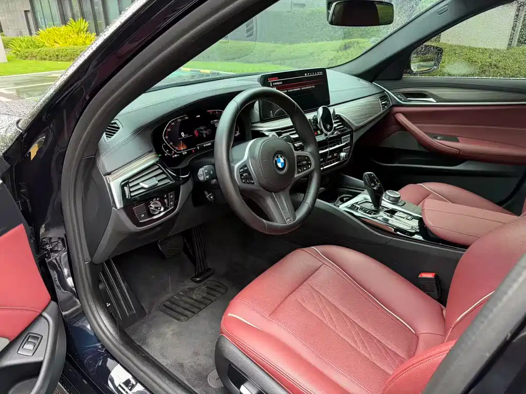 BMW 5 Series 2022 facelift 530Li leading M sports package купить на сайте DeffCars