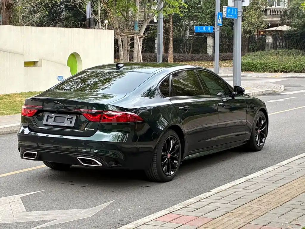 Jaguar XFL 2021 XFL 2.0T P250 two-wheel drive elite sports version купить на сайте DeffCars