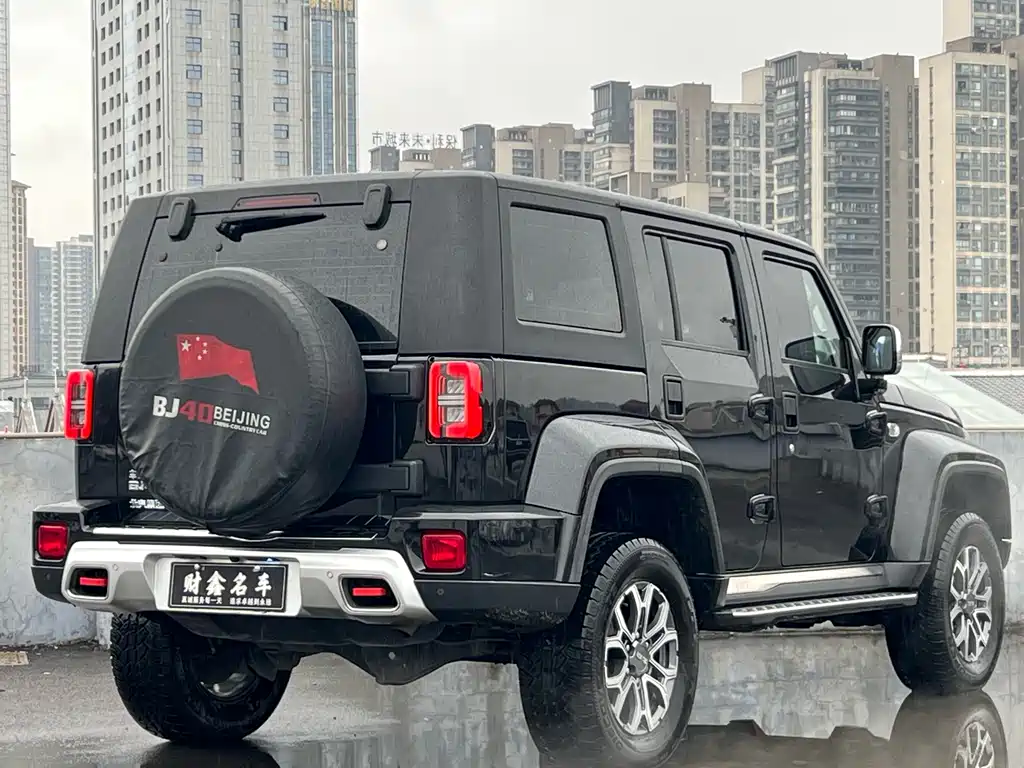 Beijing off-road BJ40 2023 2.0T automatic four-wheel drive city hunter version knight type купить на сайте DeffCars