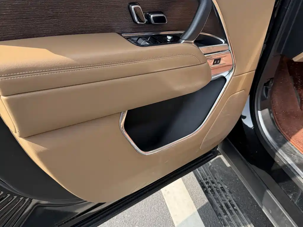 Range Rover 2023 3.0 L6 400PS Seven-seater Extended Edition купить на сайте DeffCars