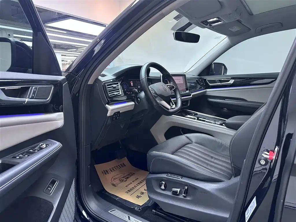 Touron 2021 380TSI four-wheel drive luxury version купить на сайте DeffCars