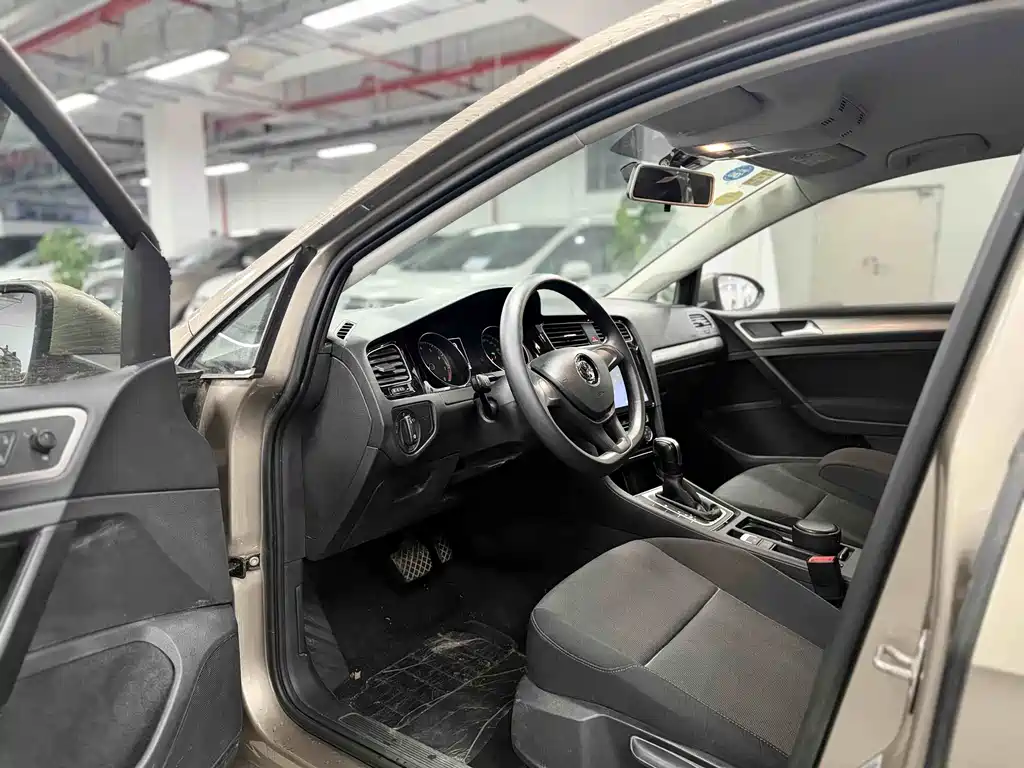 Golf 2018 1.6L automatic fashion model купить на сайте DeffCars