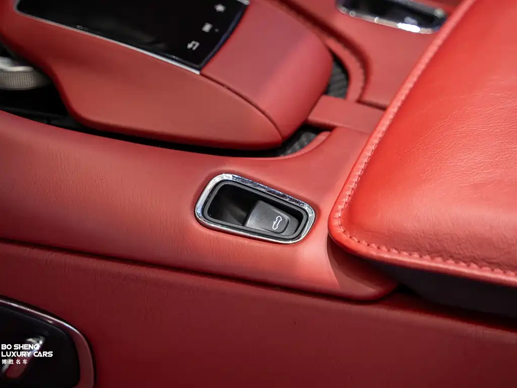 Aston Martin DB11 2019 4.0T V8 Volante купить на сайте DeffCars