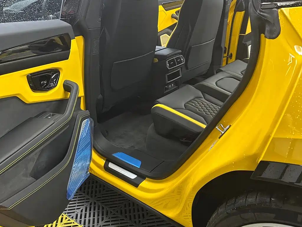 Urus SE 2025 4.0T Standard Edition купить на сайте DeffCars
