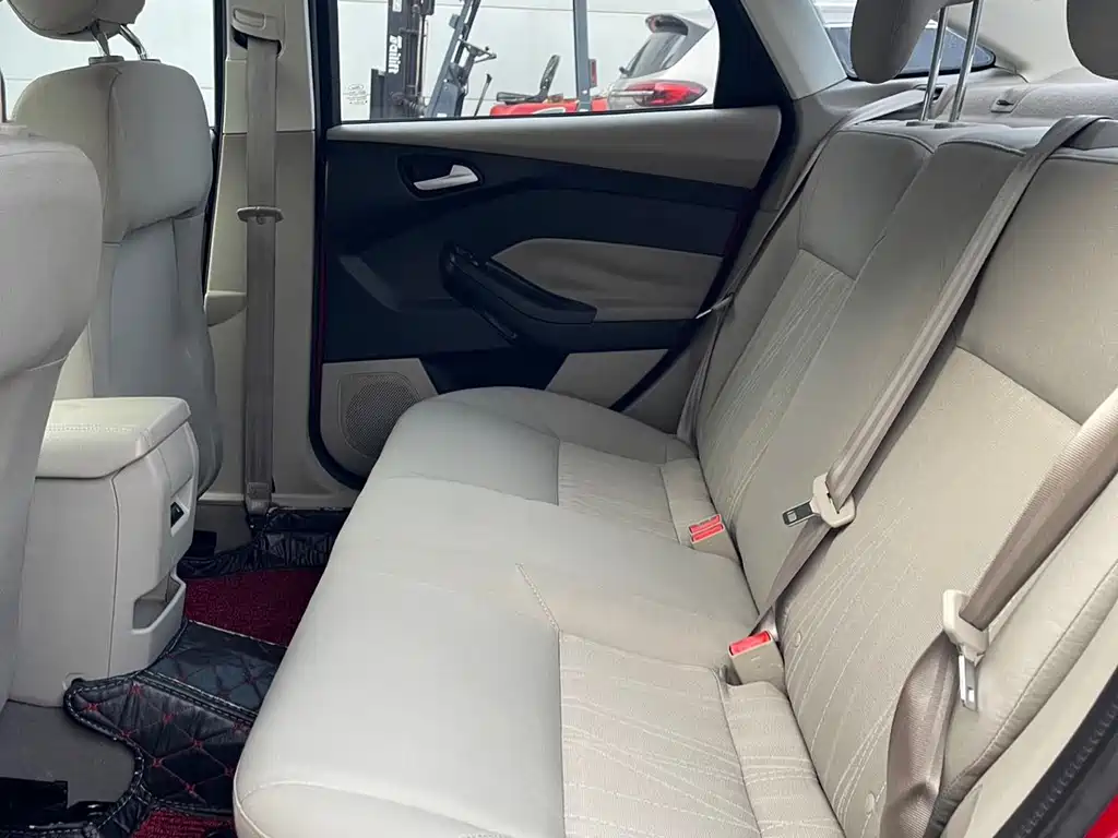 Focus 2018 sedan classic 1.6L automatic comfort smart mobility version купить на сайте DeffCars