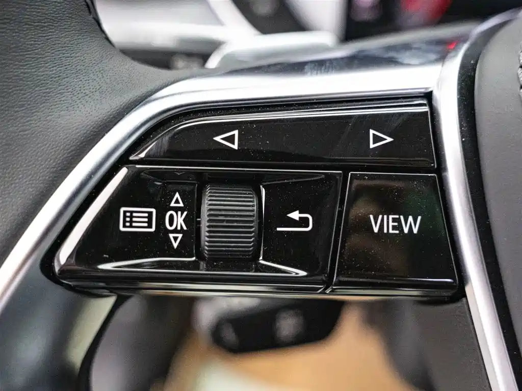 Audi A8 2025 A8L 50 TFSI quattro Premium Selection купить на сайте DeffCars