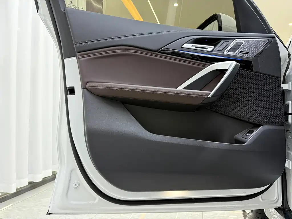 BMW X1 2025 sDrive25Li X Design Package купить на сайте DeffCars