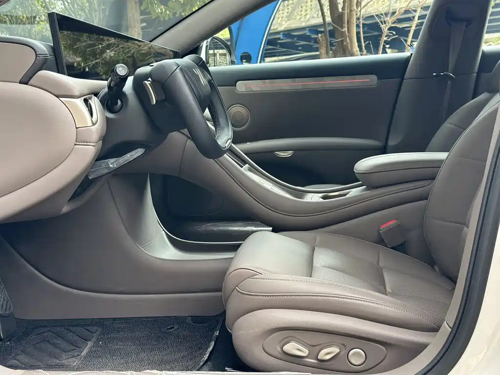 Zhiji L6 2025 Ultra купить на сайте DeffCars