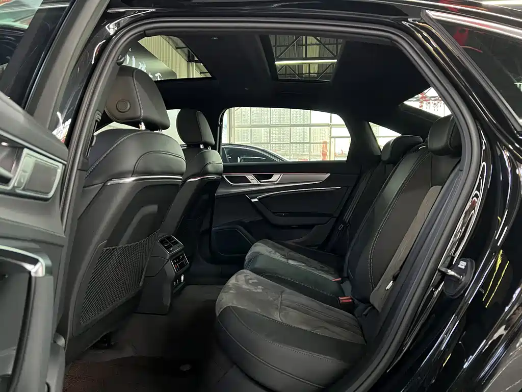 Audi A6L 2024 45 TFSI Premium Dynamic Model купить на сайте DeffCars