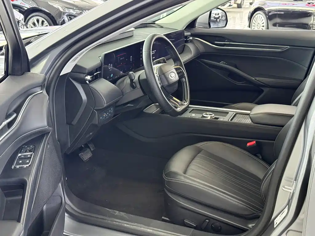 Mondeo 2025 2.0T EcoBoost Luxury купить на сайте DeffCars