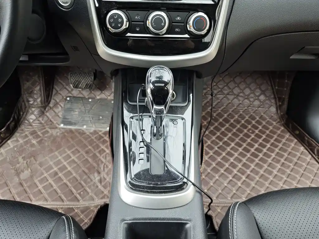 Tiida 2021 1.6L CVT Smart Travel Edition купить на сайте DeffCars