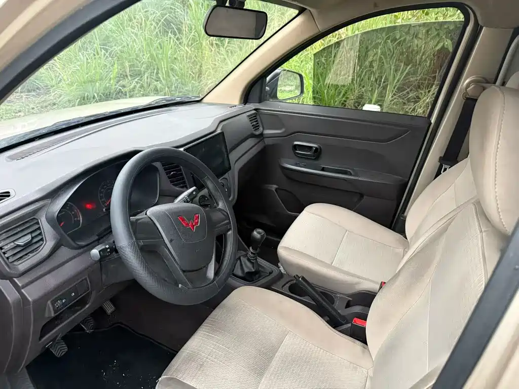 Wuling Hongguang V 2022 1.5L Jintu version of the electric power-assisted LAR with sealed windows купить на сайте DeffCars