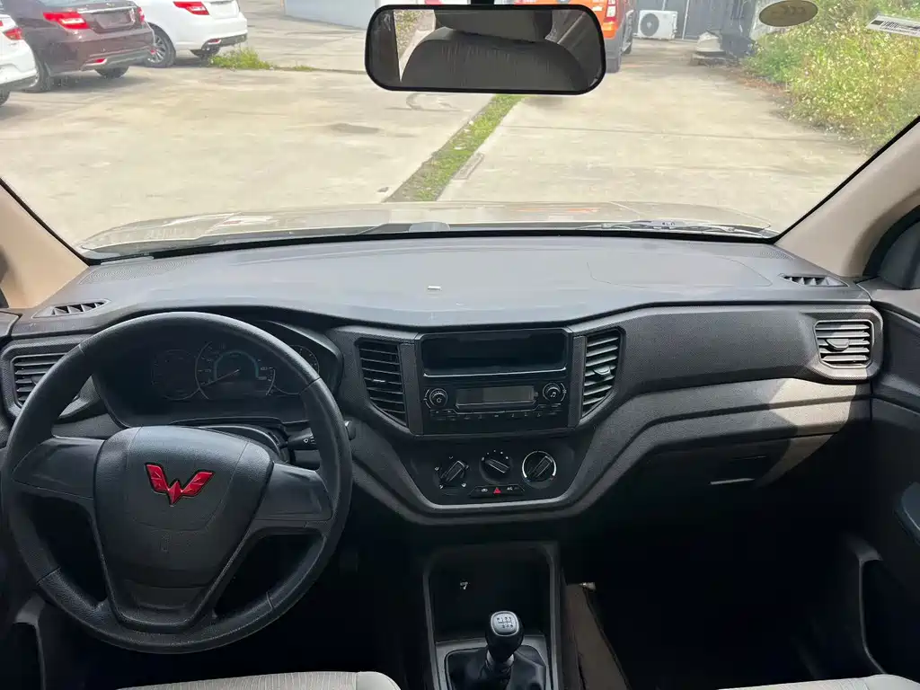 Wuling Hongguang V 2022 1.5L Jinxiang Edition Hydraulic Assist LAR купить на сайте DeffCars