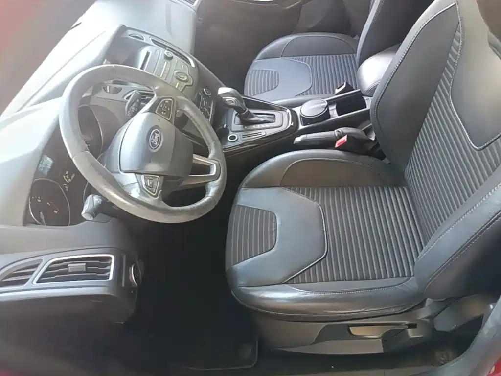 Focus 2015 hatchback 1.6L automatic fashion model купить на сайте DeffCars