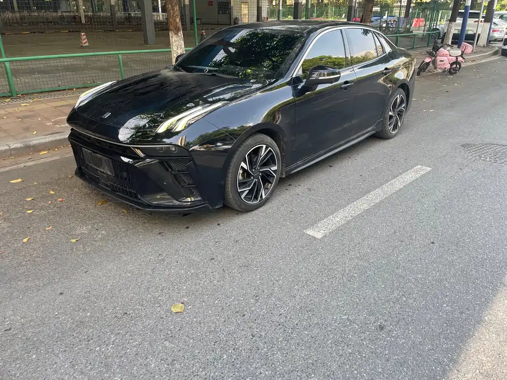 Lynk & Co 03 2023 1.5T EM-F AM купить на сайте DeffCars