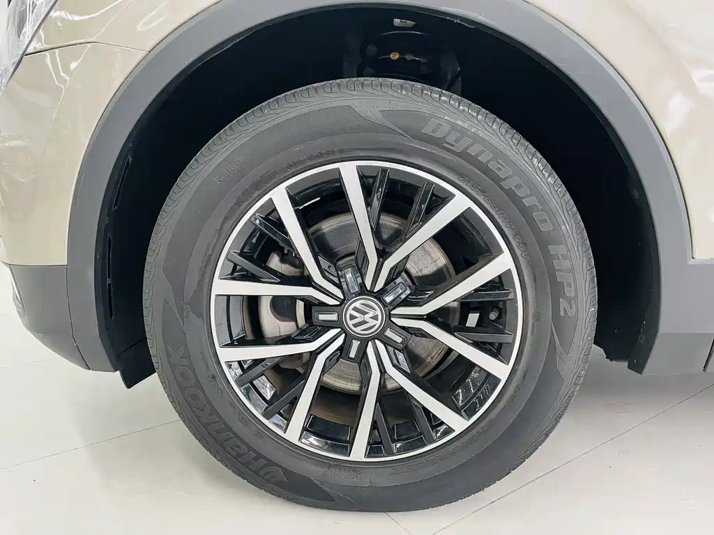 Tiguan L 2017 330TSI automatic two-wheel drive luxury version купить на сайте DeffCars