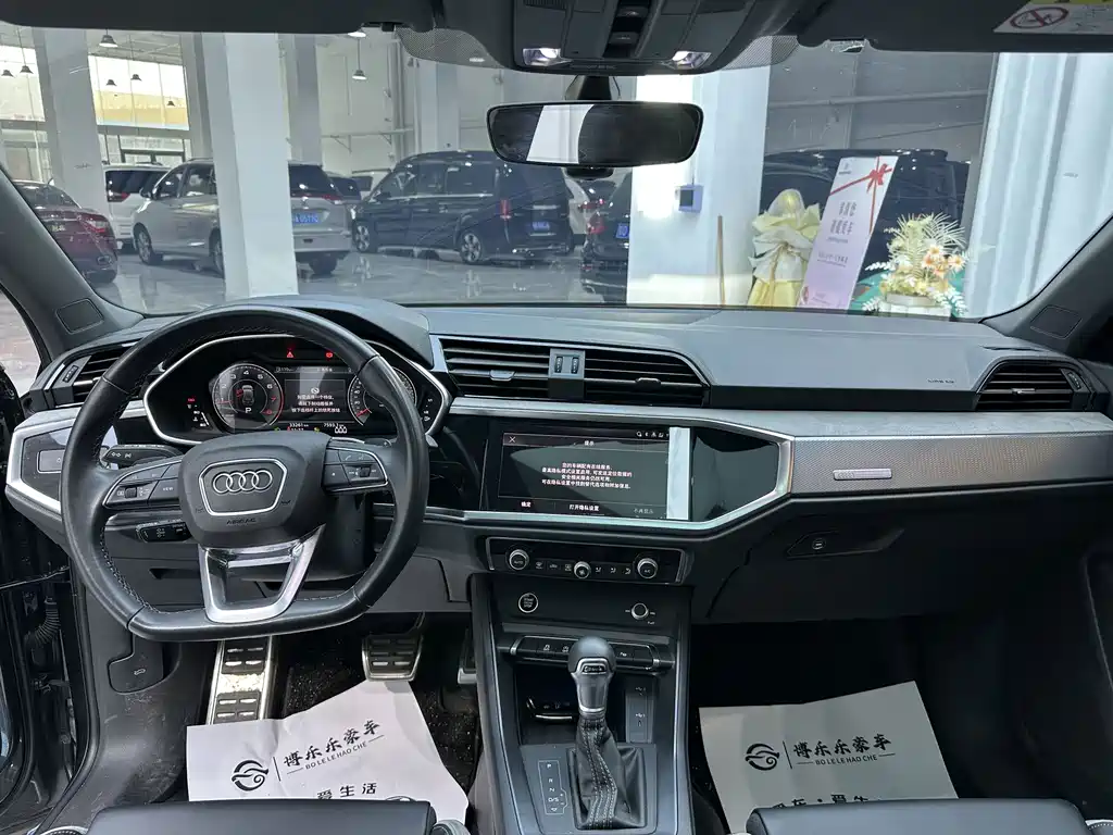 Audi Q3 2024 35 TFSI stylish and dynamic купить на сайте DeffCars