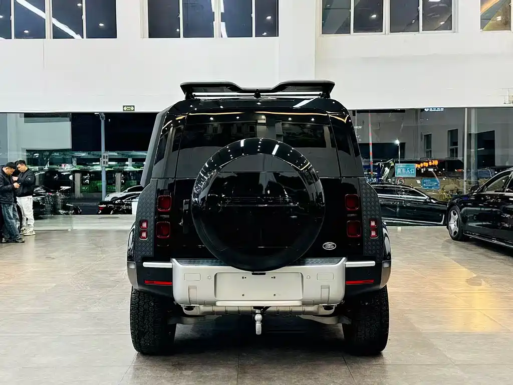 Land Rover Defender 2024 110 3.0T P400 Dark Special Edition купить на сайте DeffCars