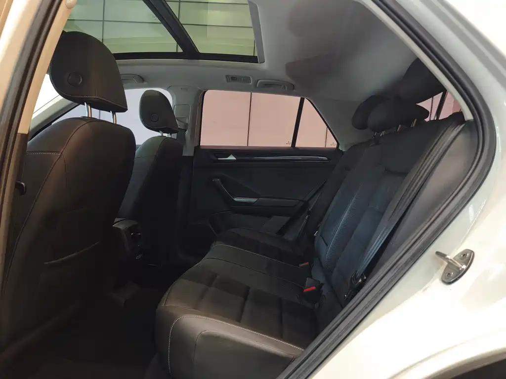 T-ROC 2021 280TSI DSG two-wheel drive comfort intelligent connected version купить на сайте DeffCars