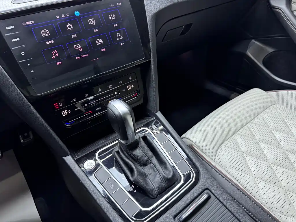 Magotan 2023 2 million commemorative edition 330TSI DSG luxury model купить на сайте DeffCars