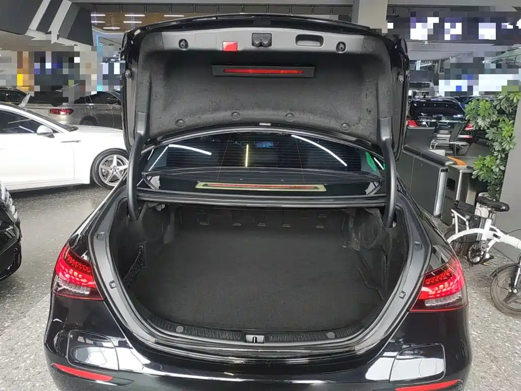 Mercedes-Benz E-Class New Energy 2022 Model 2 E 350 e L plug-in hybrid sedan купить на сайте DeffCars