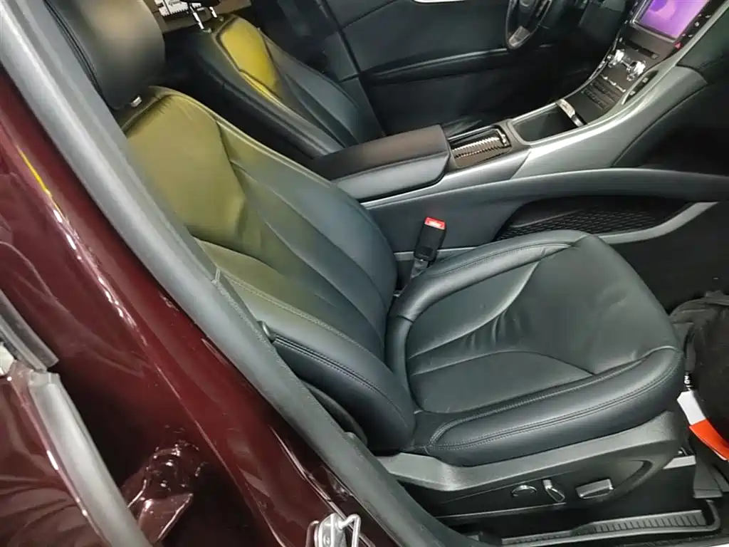 Voyager imported 2019 2.0T two-wheel drive exclusive version, National VI купить на сайте DeffCars