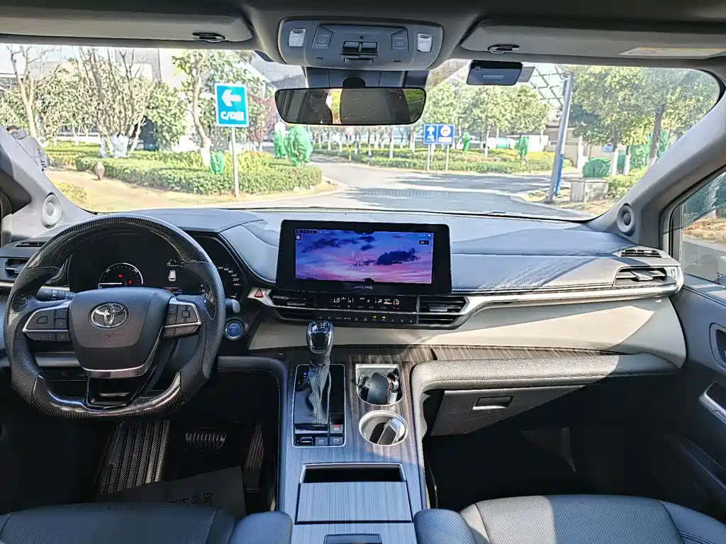 Grevia 2023 2.5L Hybrid Monarch VIP Edition купить на сайте DeffCars