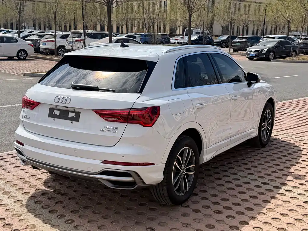 Audi Q3 2022 35 TFSI Fashionable and Dynamic купить на сайте DeffCars