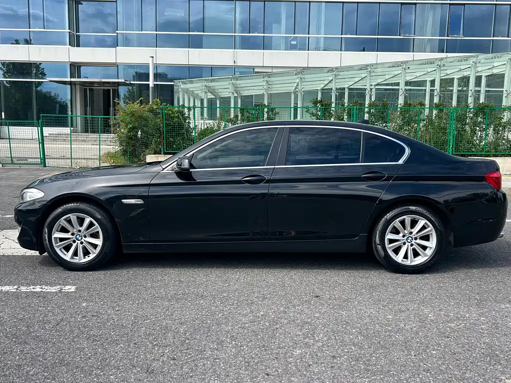BMW 5 Series 2013 525Li Leading купить на сайте DeffCars