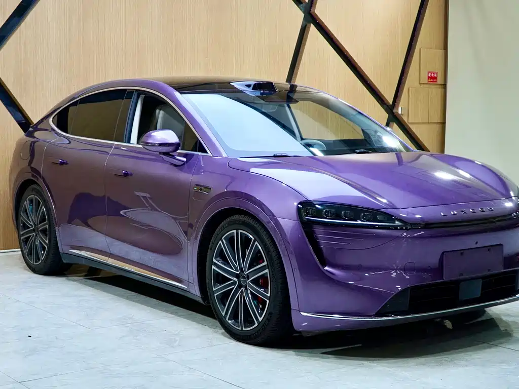 Zhijie R7 2025 extended range 251km Max купить на сайте DeffCars