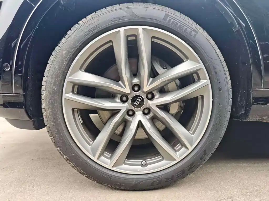 Audi Q7 2025 55 TFSI quattro S line sports купить на сайте DeffCars