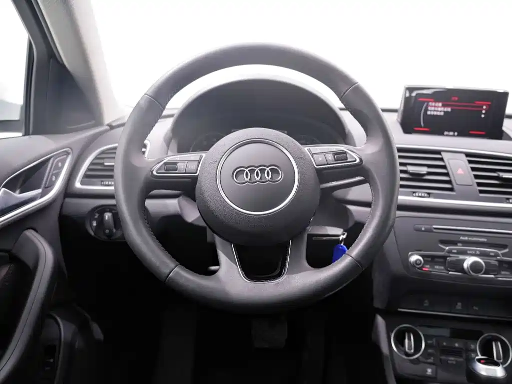 Audi Q3 2018 30 TFSI Fashionable Collection Edition купить на сайте DeffCars