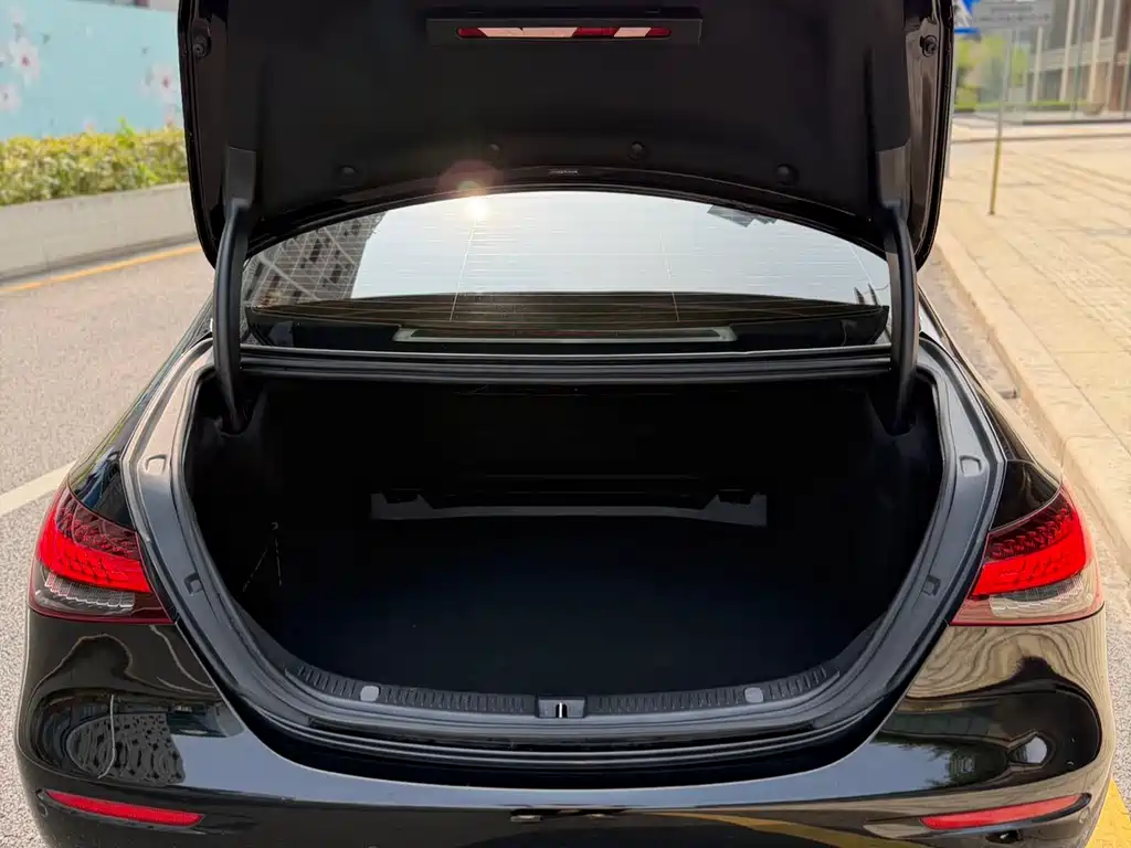 Mercedes-Benz E-Class 2023 facelift E 300 L luxury model купить на сайте DeffCars