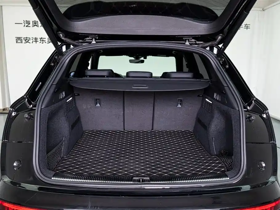 Audi Q5L 2024 40 TFSI luxury and dynamic model купить на сайте DeffCars